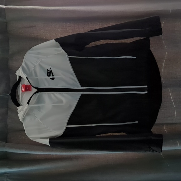 Nike Windbreaker - Picture 3 of 5